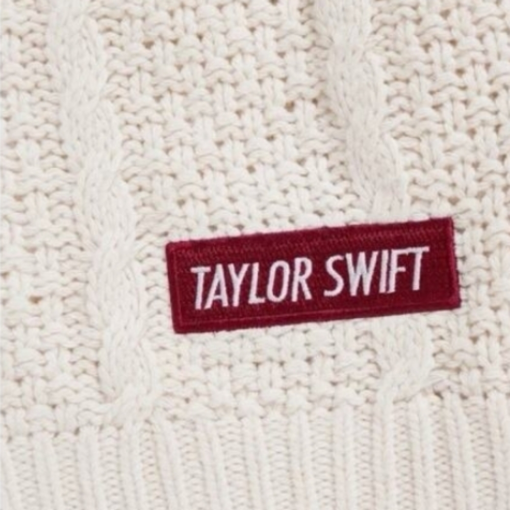 Taylor Swift-Red (Taylor’s Version) Cardigan – MD/LG - Picture 3 of 8